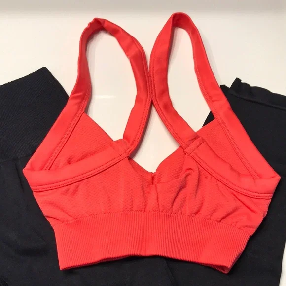 Prozis Red and Black Sports Bra and Pants Set - Picture 3 of 5